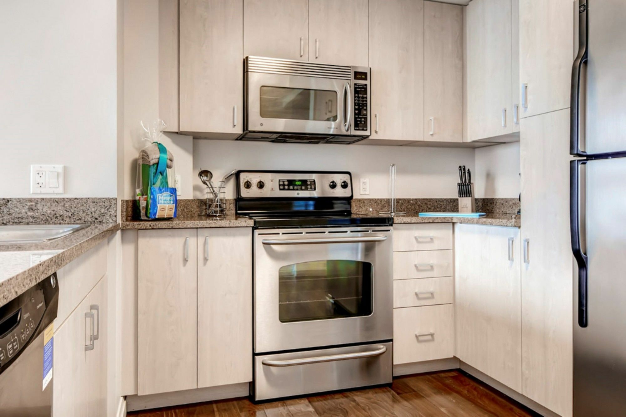 Global Luxury Suites At Boston Garden Экстерьер фото